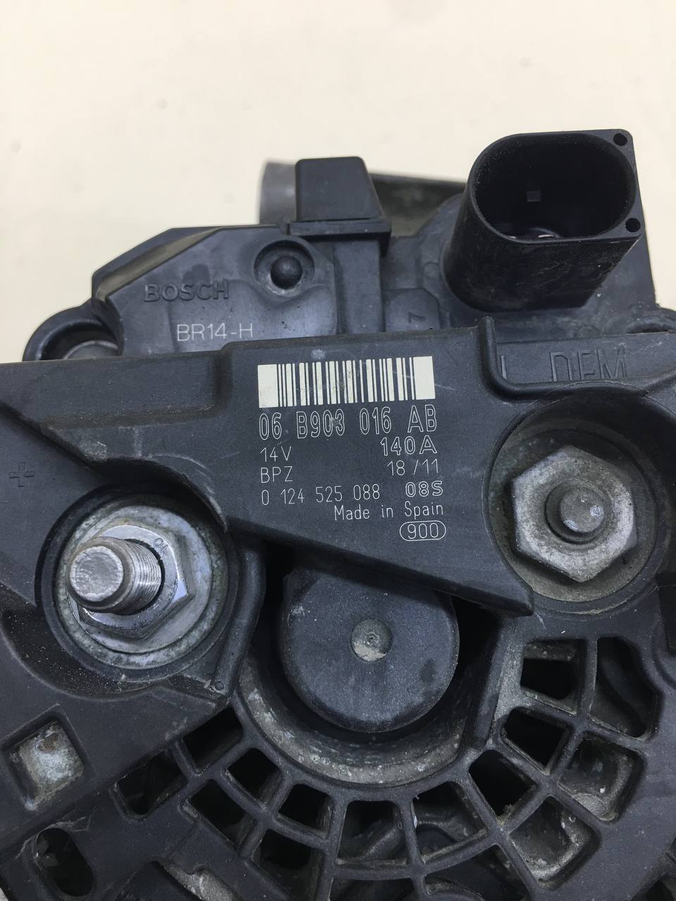 Генератор Volkswagen Passat B7 2011-2015