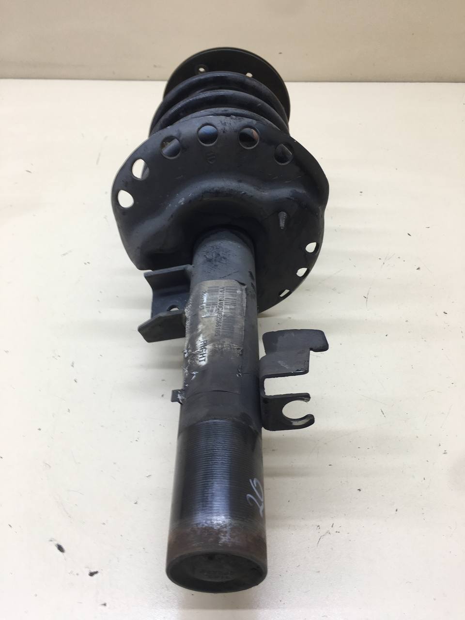 Амортизатор передний правый Volvo XC60 2008-2017