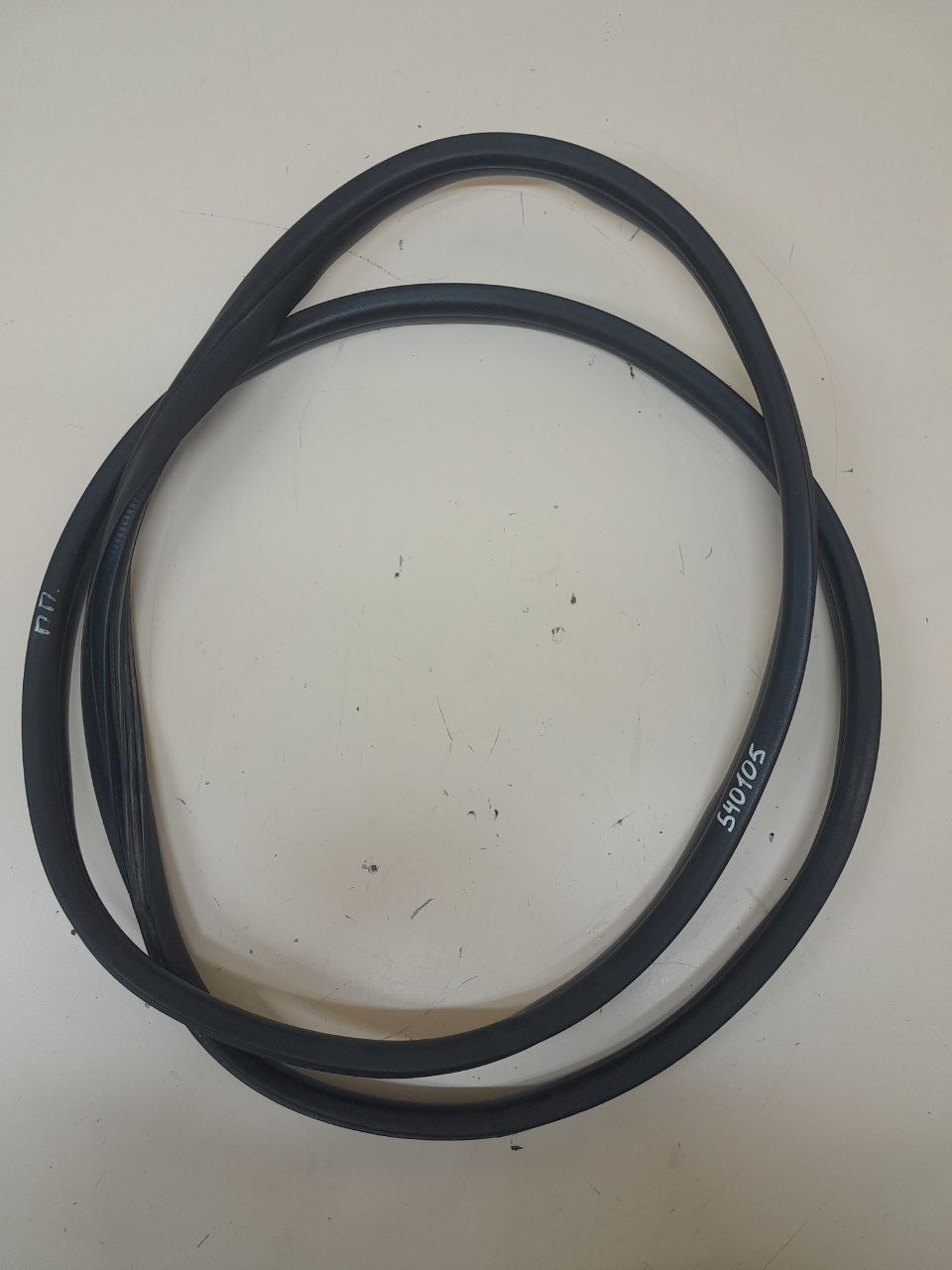 Уплотнитель проема двери передней правой Lada Vesta 2015>