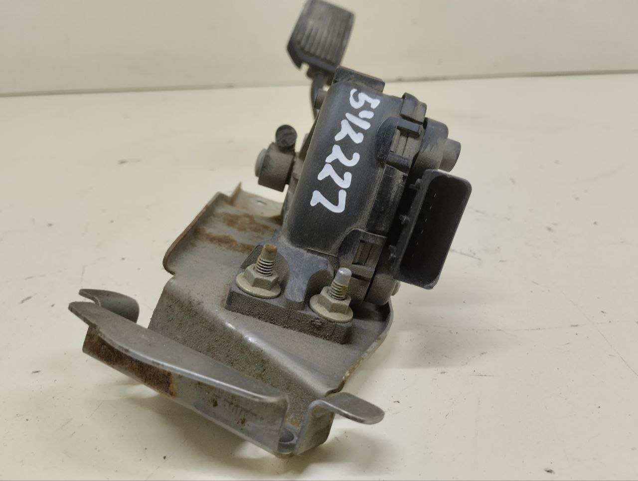 Педаль газа Nissan Almera (N16) 2000-2006 Педаль газа Nissan Almera (N16) 2000-2006