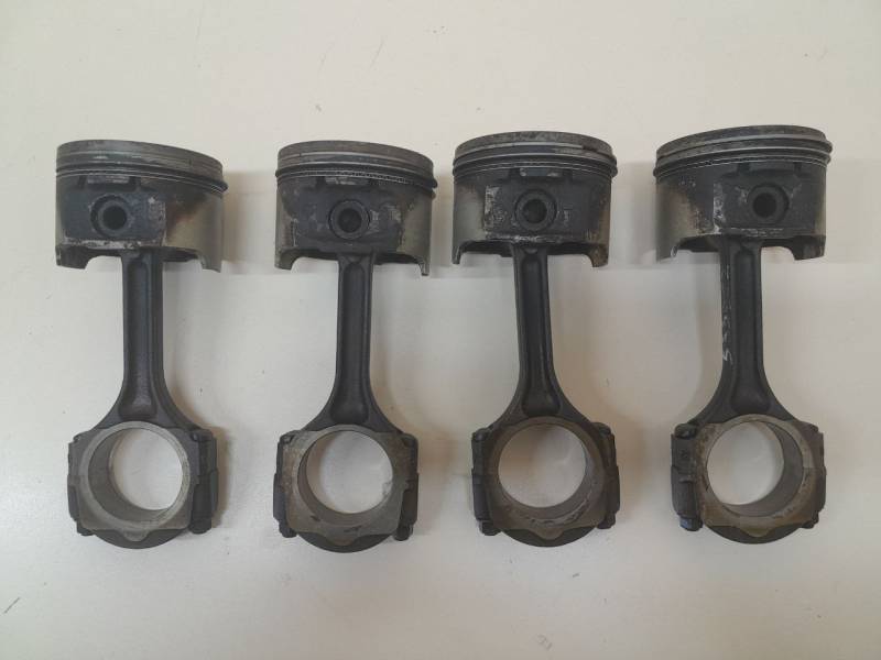 Поршень с шатуном Renault Logan (1) 2005-2014