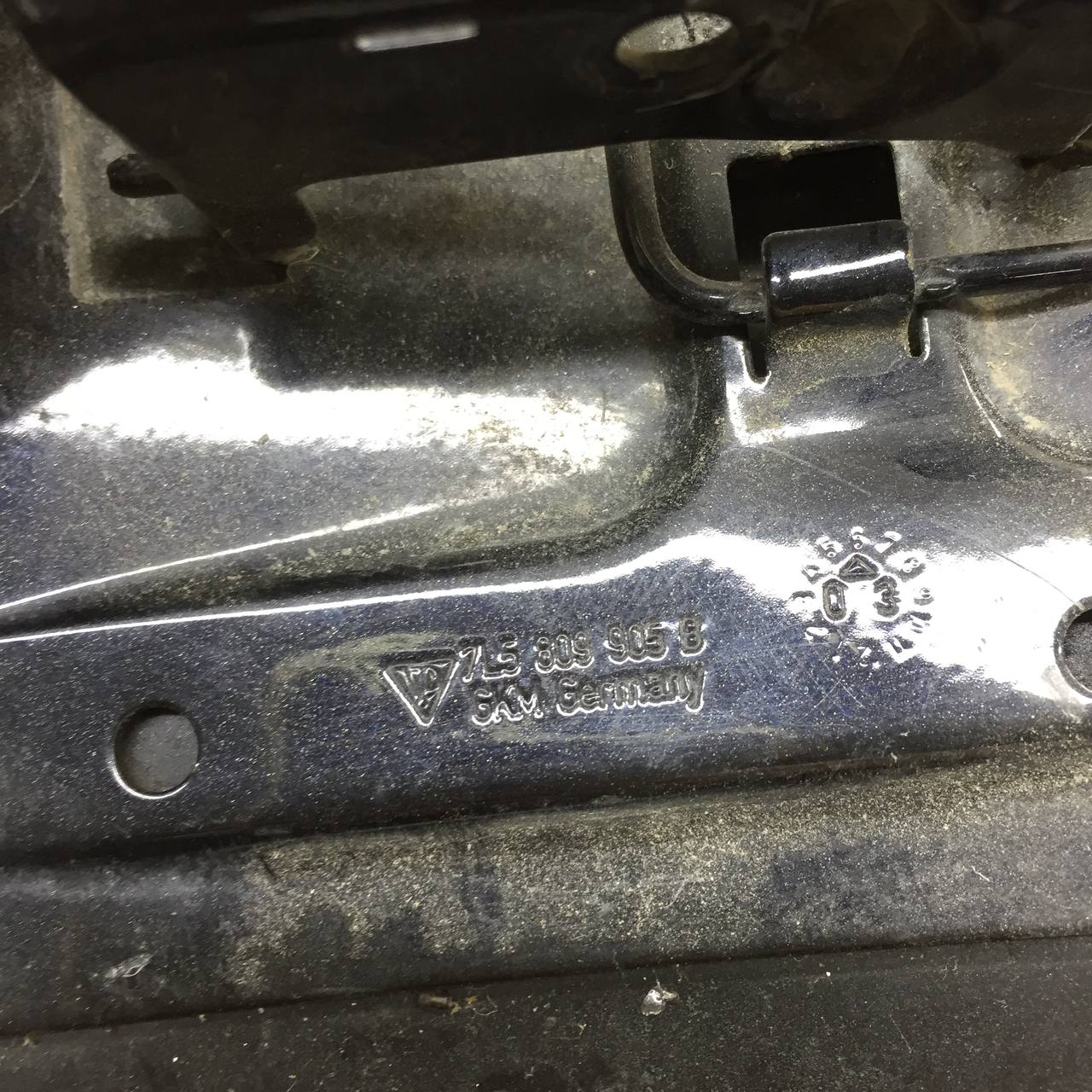 Лючок бензобака Porsche Cayenne 2003-2010