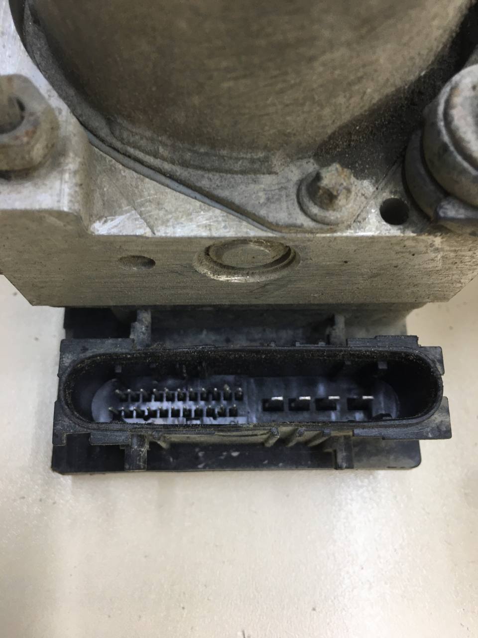 Блок ABS (насос) Nissan Primera (P12) 2002-2007