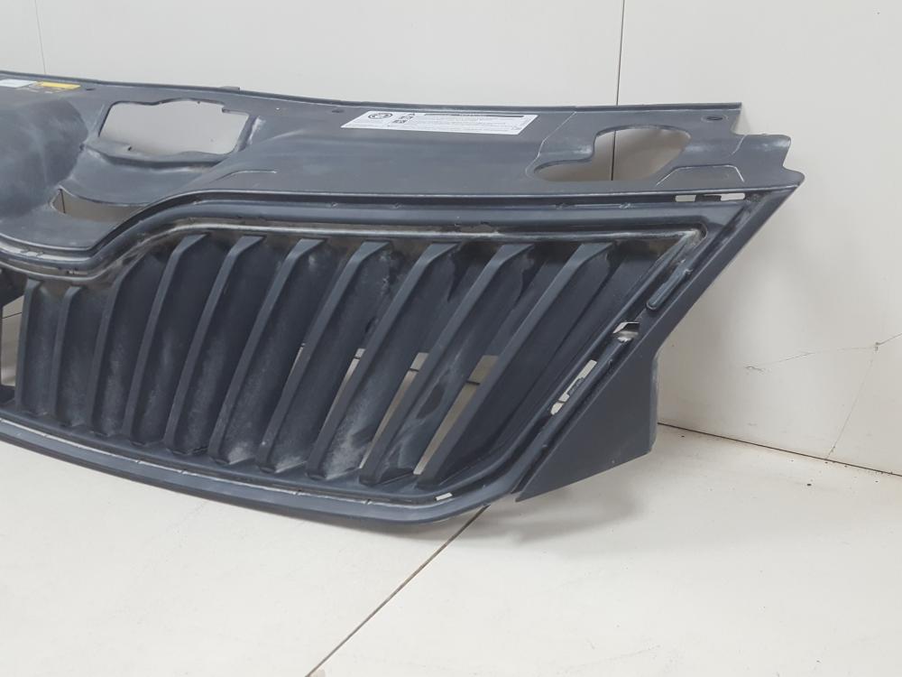 Решетка радиатора Skoda Rapid 2012-2020
