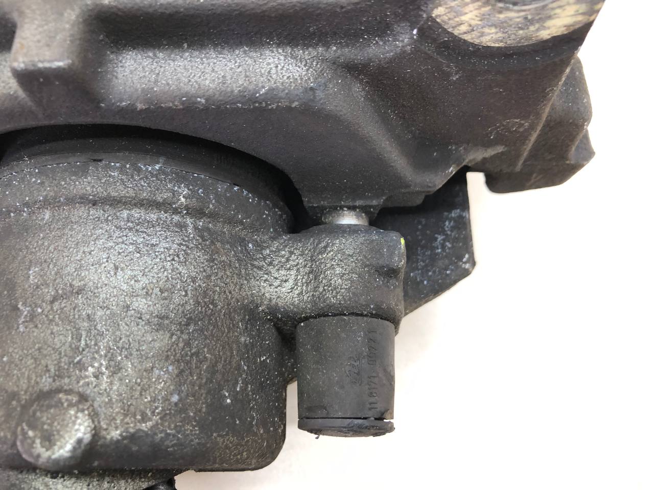 Суппорт передний правый Volkswagen Jetta (A6) 2010-2019 Суппорт передний правый Volkswagen Jetta (A6) 2010-2019