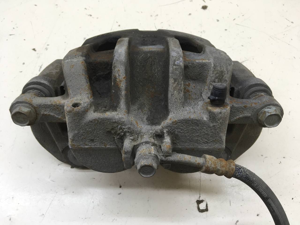 Суппорт передний правый Hyundai Santa Fe (TM) 2018-2022