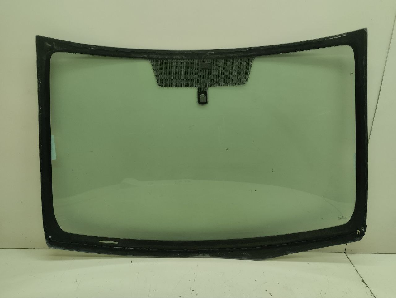 Стекло лобовое (ветровое) Nissan Tiida (C11) 2007-2014
