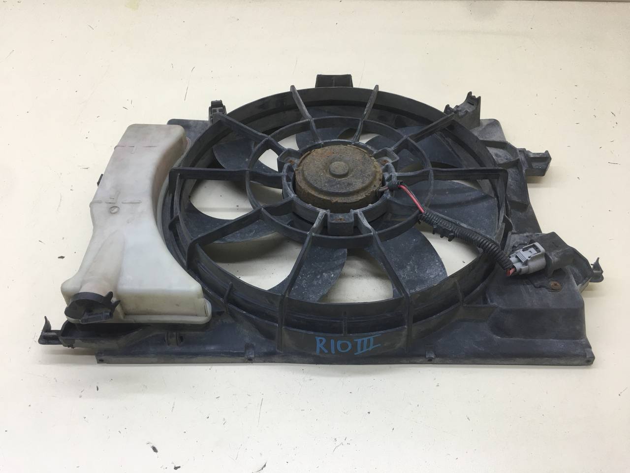 Диффузор вентилятора Kia Rio 3 (QB) 2011-2017