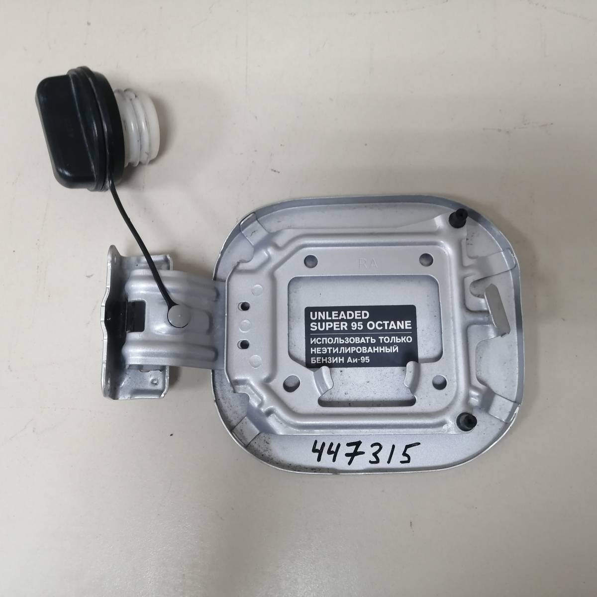 Лючок бензобака Nissan Sentra (B17) 2013-2017 Лючок бензобака Nissan Sentra (B17) 2013-2017