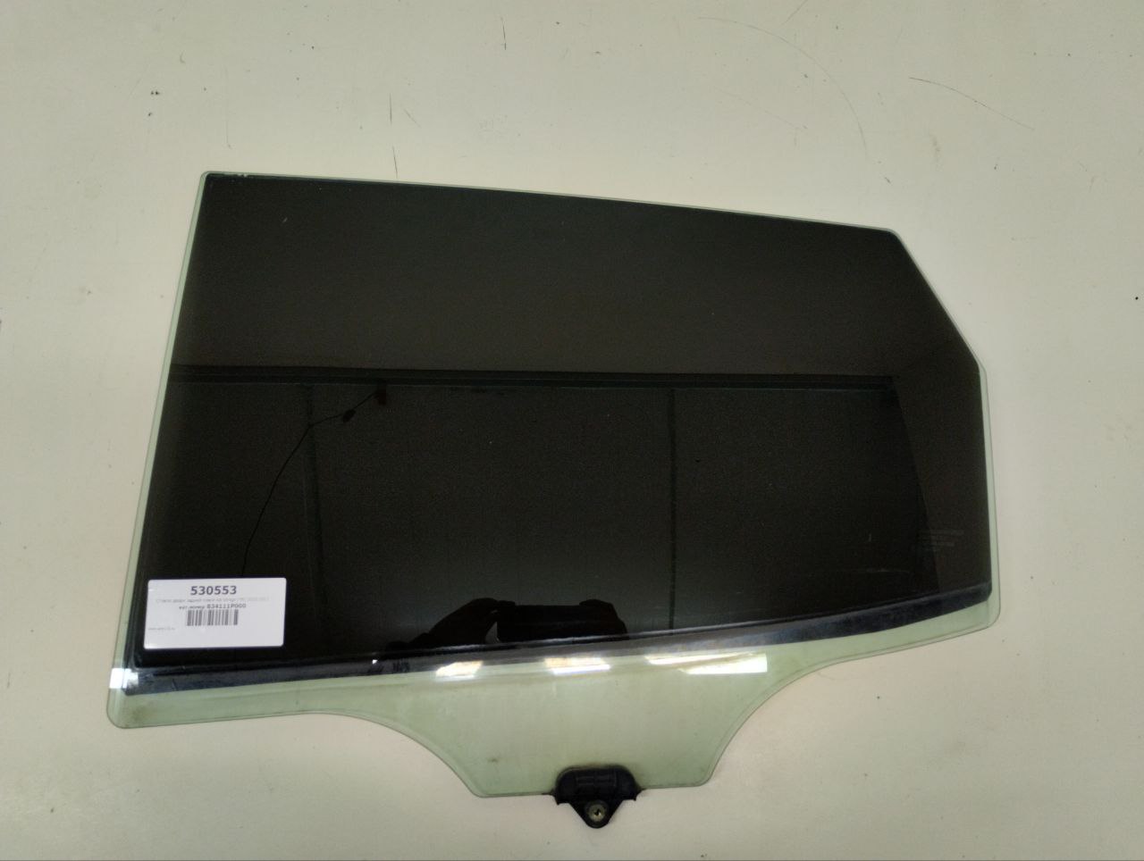 Стекло двери задней левой Kia Venga (YN) 2010-2017