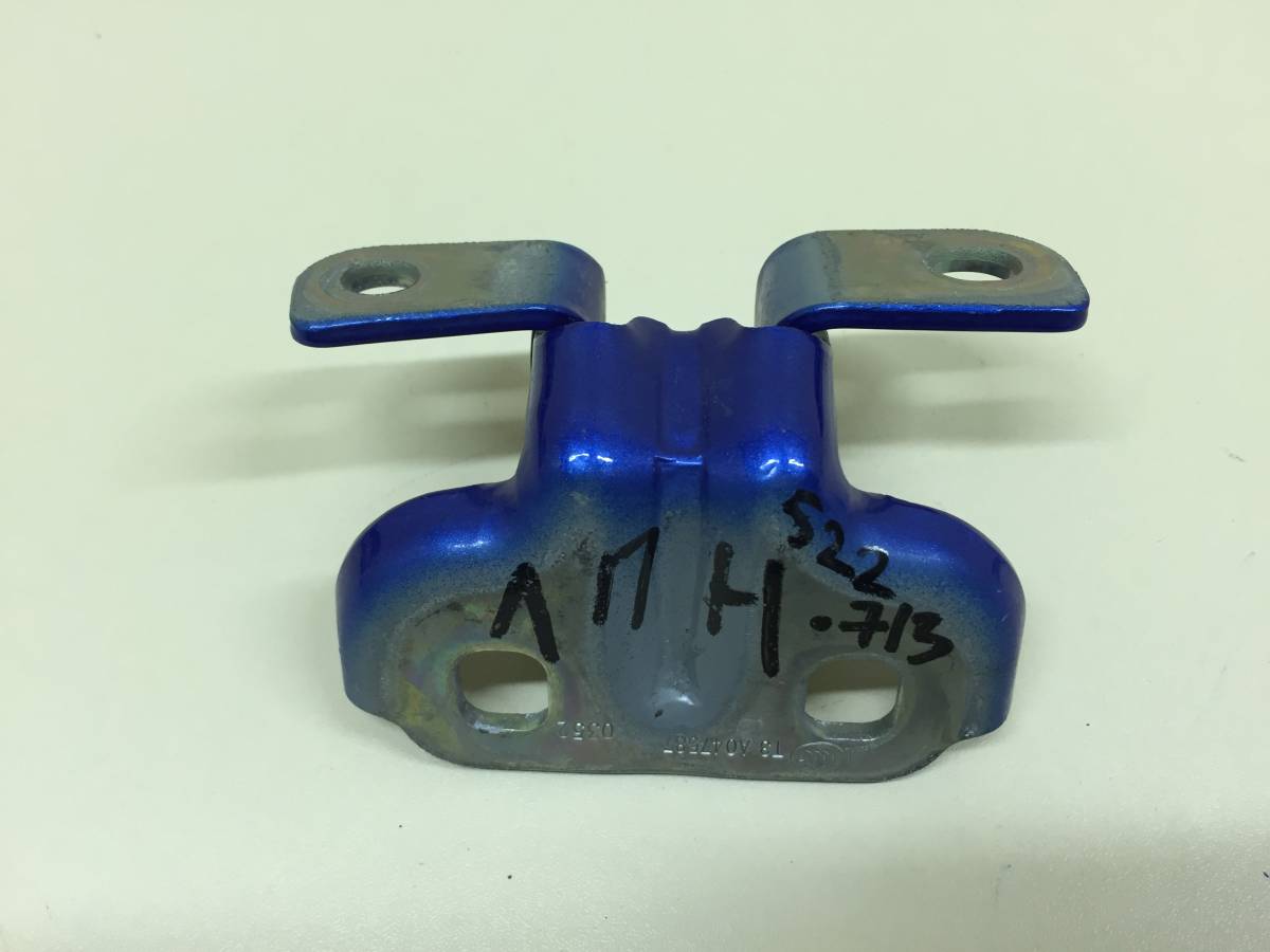 Петля двери передней левой нижняя Chevrolet Aveo T300 2011>