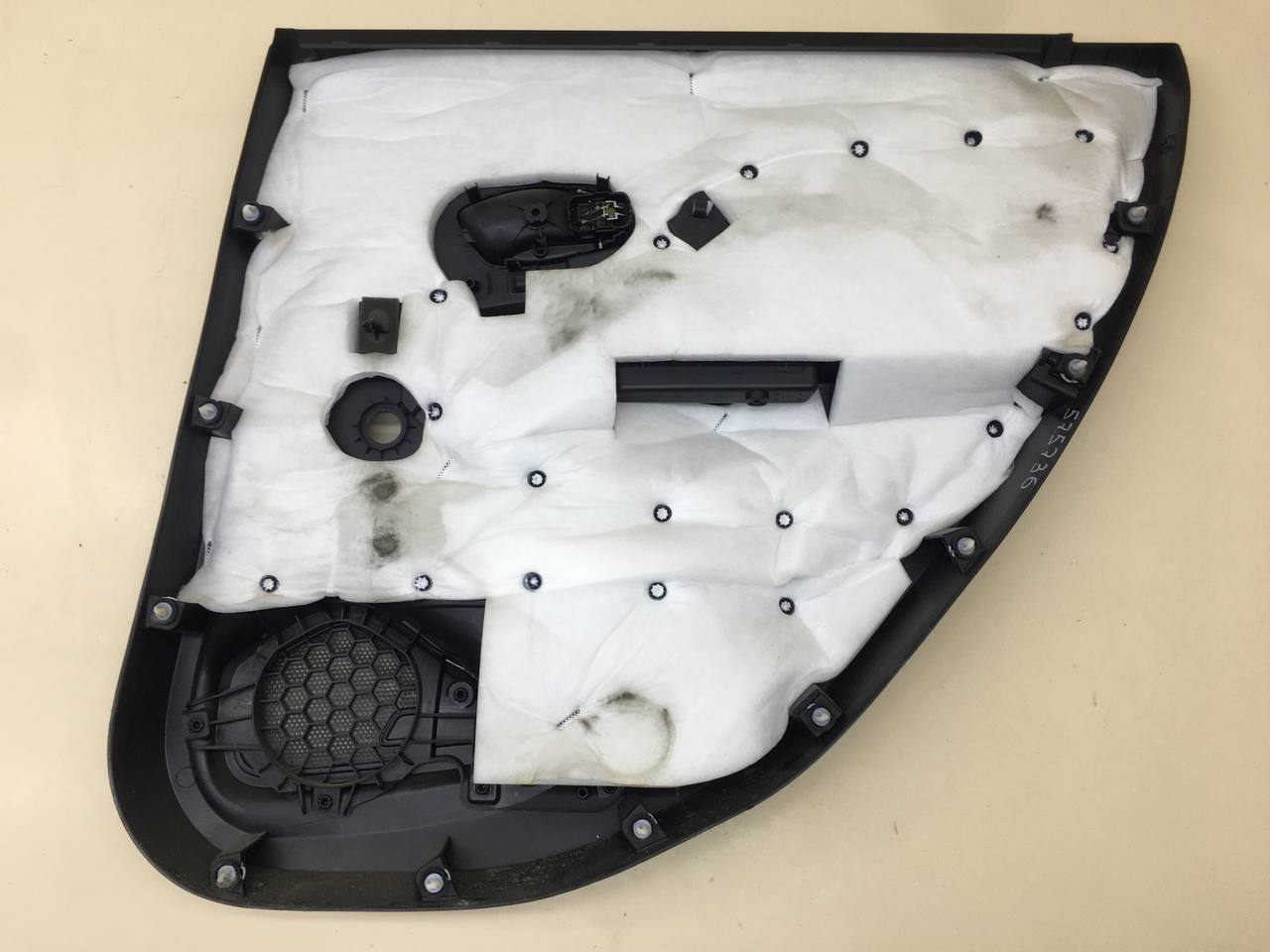 Обшивка двери задней левой Lada  X-RAY Cross 2018 >