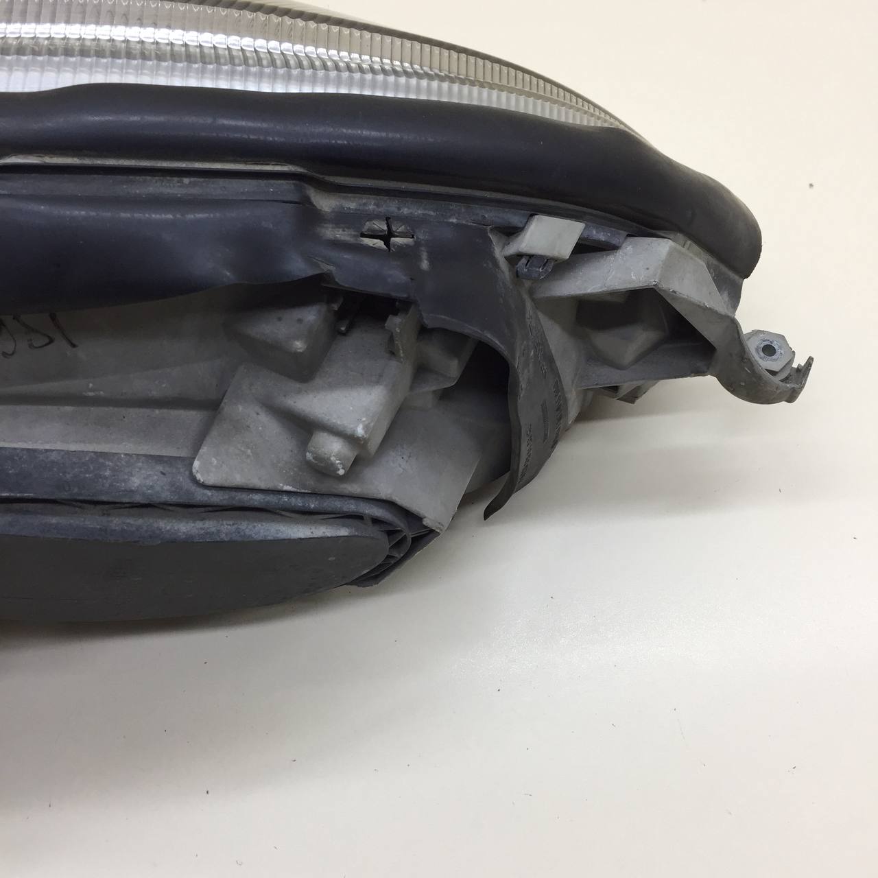 Фара левая Mercedes-Benz S-Class (W220) 1998-2005 Фара левая Mercedes-Benz S-Class (W220) 1998-2005