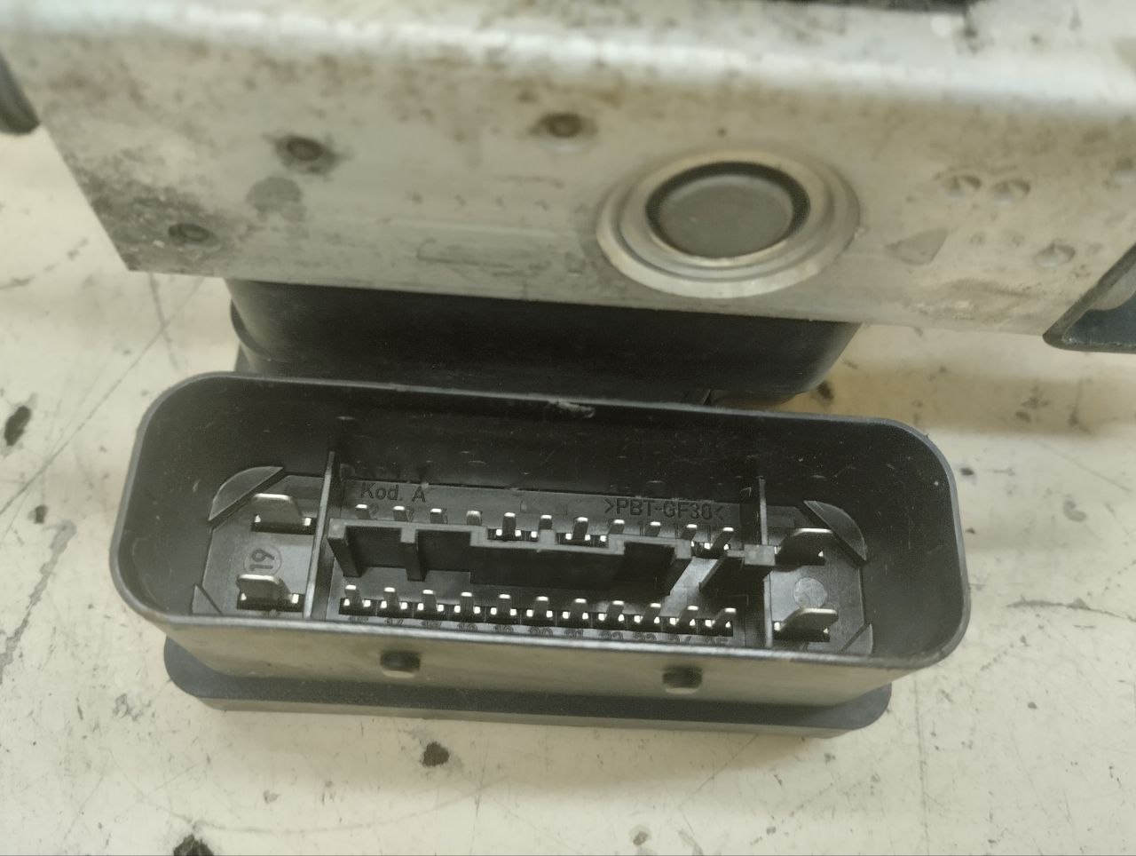 Блок ABS (насос) Volkswagen Golf 6 (5K) 2009-2013 Блок ABS (насос) Volkswagen Golf 6 (5K) 2009-2013
