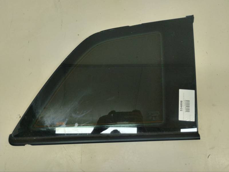 Стекло кузовное глухое правое Opel Zafira (B) 2005-2012