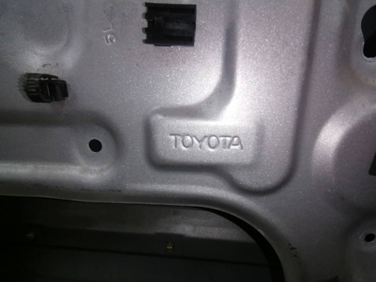 Дверь передняя левая Toyota Ipsum (SXM10) 1996-2001
