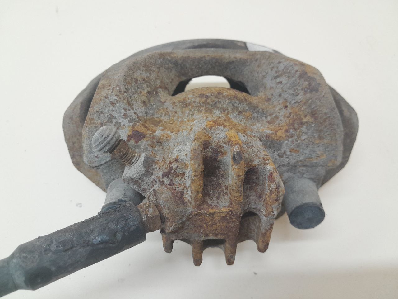 Суппорт передний левый Citroen Berlingo (NEW) (B9) 2008>