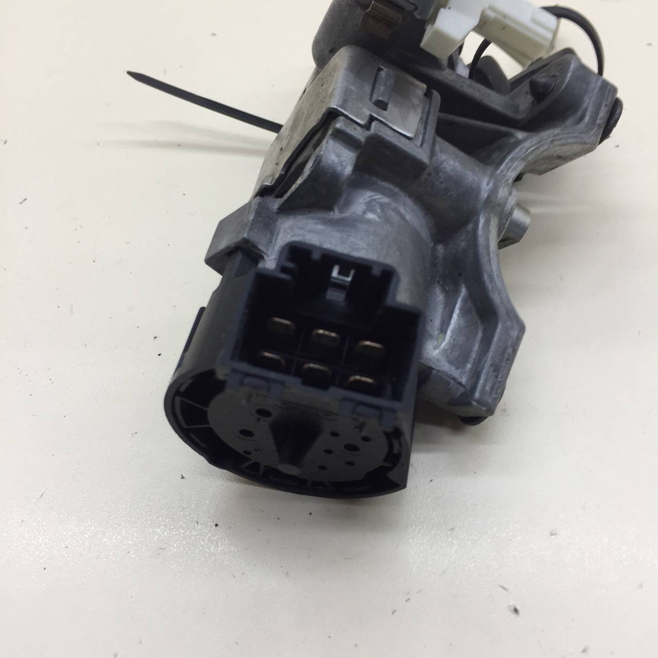Замок зажигания Volkswagen Polo (MK5) 2011-2020 Замок зажигания Volkswagen Polo (MK5) 2011-2020