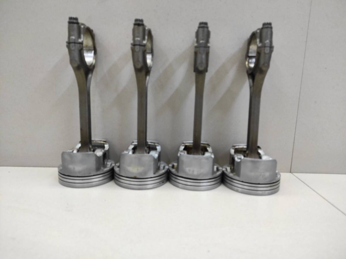 Поршень с шатуном Honda Civic 4D 2006-2012