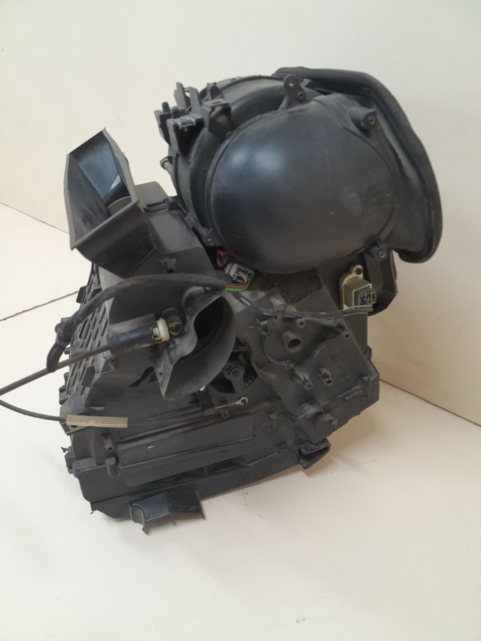 Корпус отопителя Ford Fiesta (MK5) 2002-2008 Корпус отопителя Ford Fiesta (MK5) 2002-2008