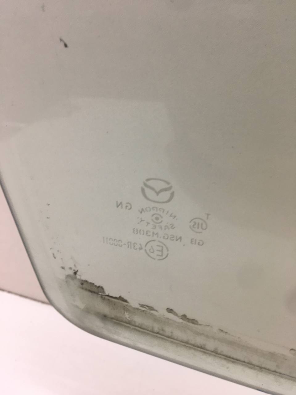 Стекло двери передней правой Mazda Mazda 2 (DE) 2007-2014
