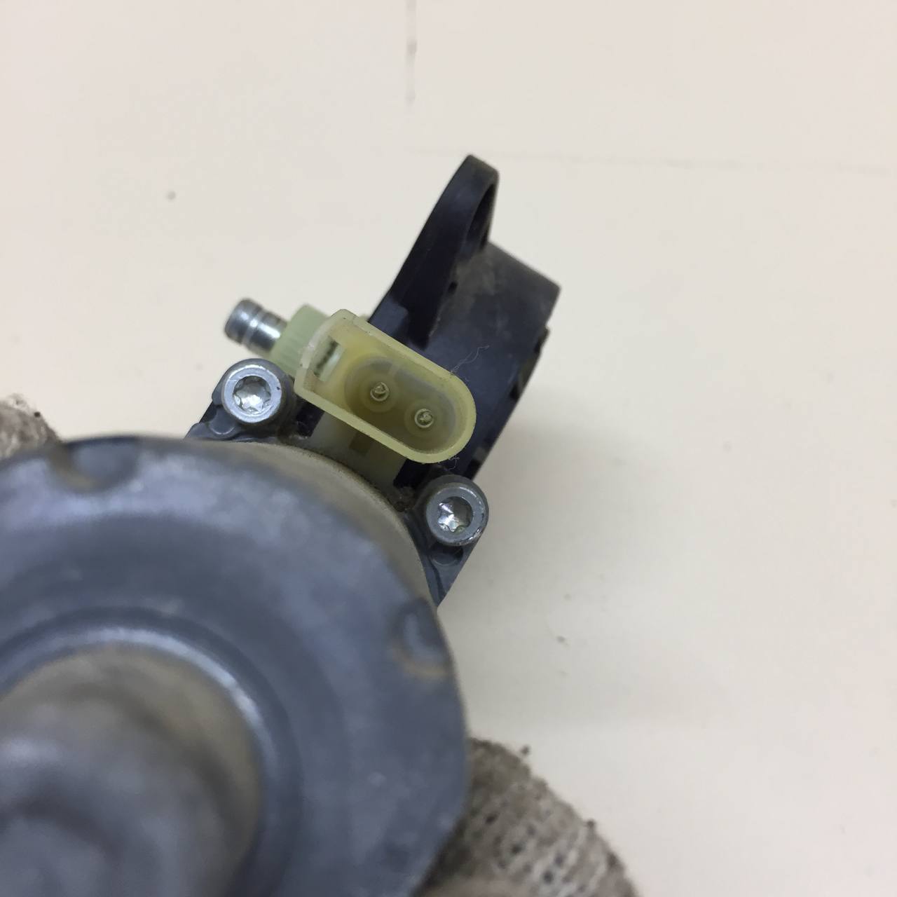 Моторчик стеклоподъемника Ford Fusion (JU) 2002-2012 Моторчик стеклоподъемника Ford Fusion (JU) 2002-2012
