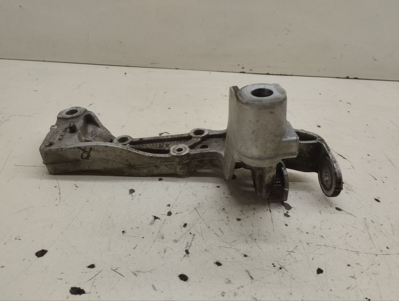 Кронштейн переднего рычага Skoda Octavia (A5 1Z-) 2004-2013