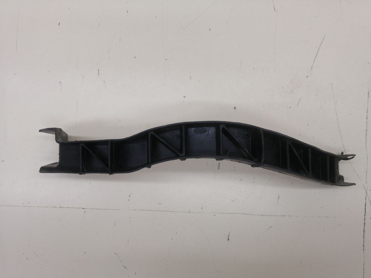 Кронштейн переднего бампера правый Fiat Albea 2002-2012