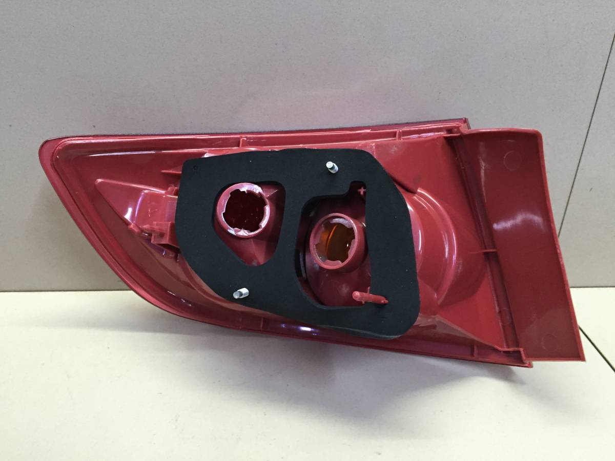 Фонарь задний наружный правый Mazda Mazda 3 (BK) 2002-2009