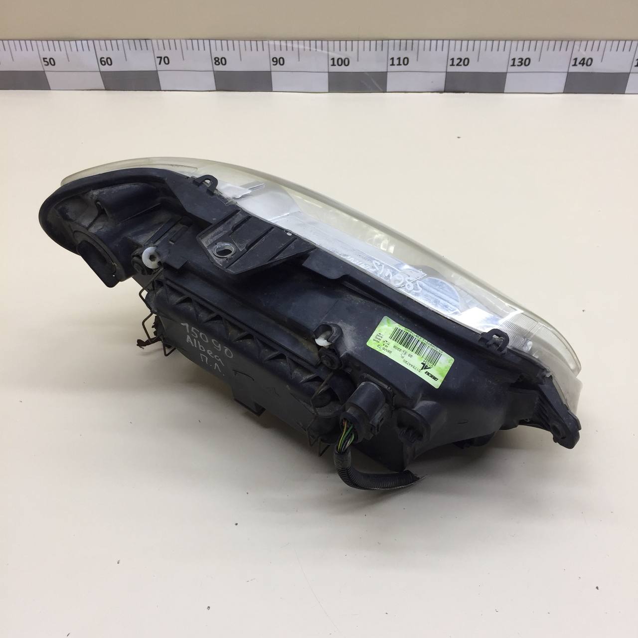 Фара левая Fiat Albea 2002-2012