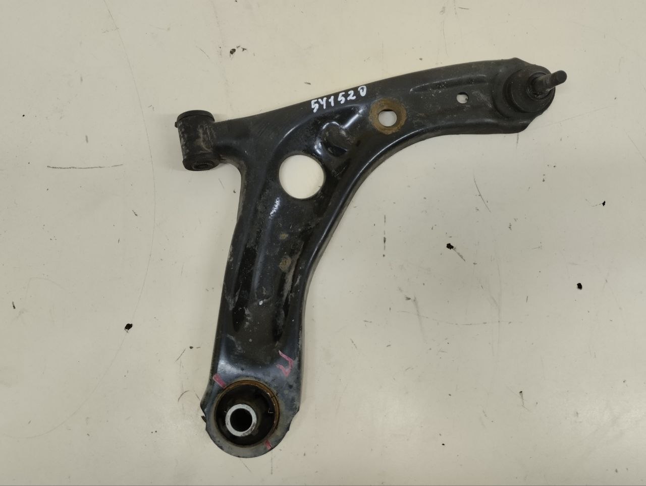 Рычаг передний правый Peugeot 107 2006-2014 Рычаг передний правый Peugeot 107 2006-2014