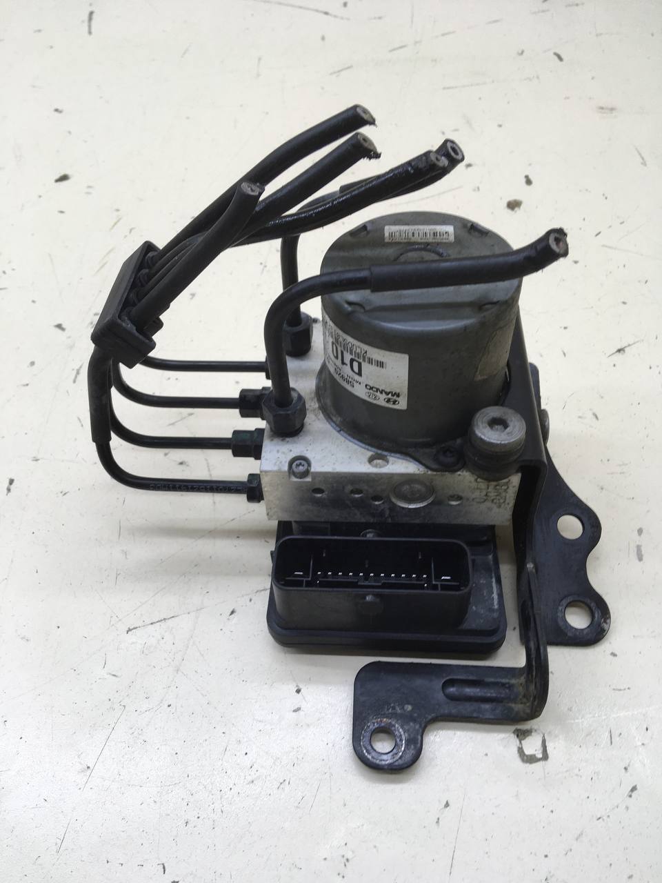 Блок ABS (насос) Hyundai Tucson (TL) 2015-2021 Блок ABS (насос) Hyundai Tucson (TL) 2015-2021