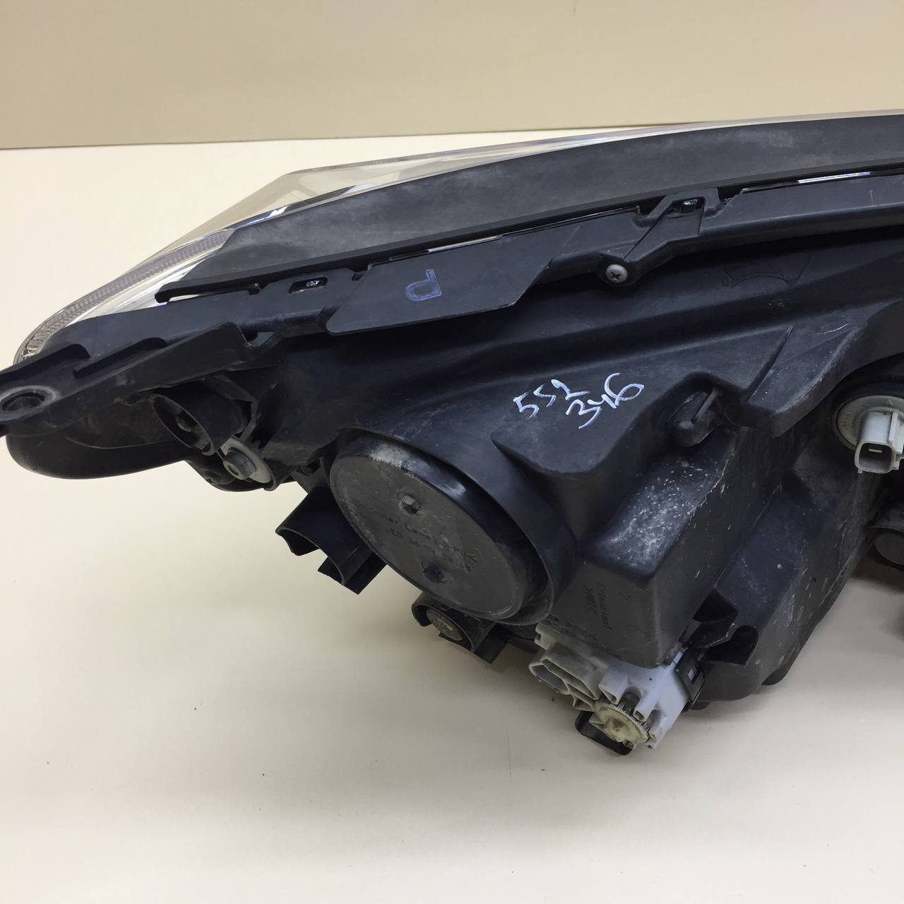 Фара левая Toyota Rav 4 (XA40) 2013-2019