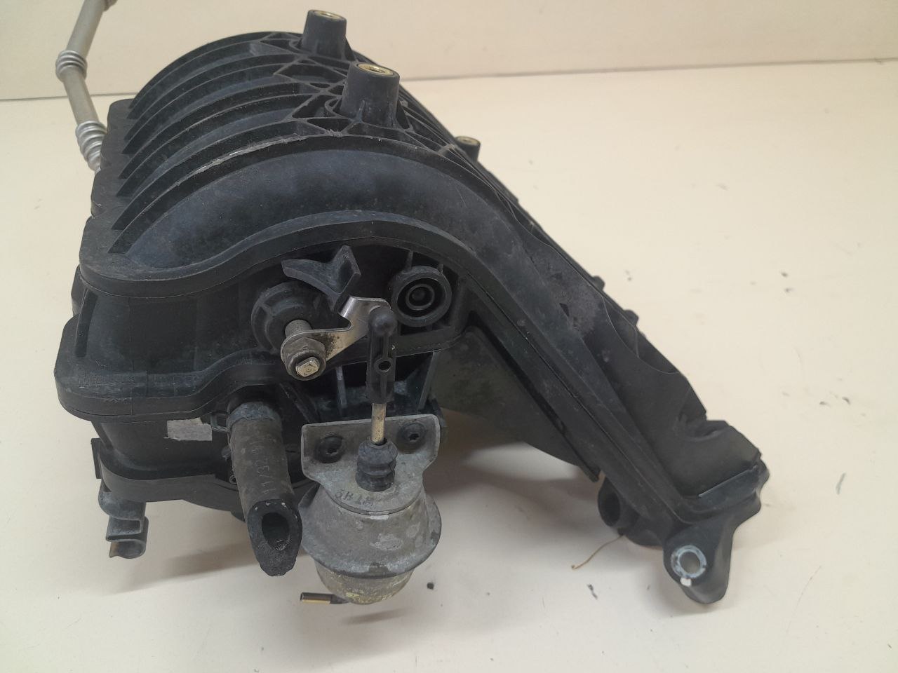 Коллектор впускной Chevrolet Aveo T200 2003-2008 Коллектор впускной Chevrolet Aveo T200 2003-2008