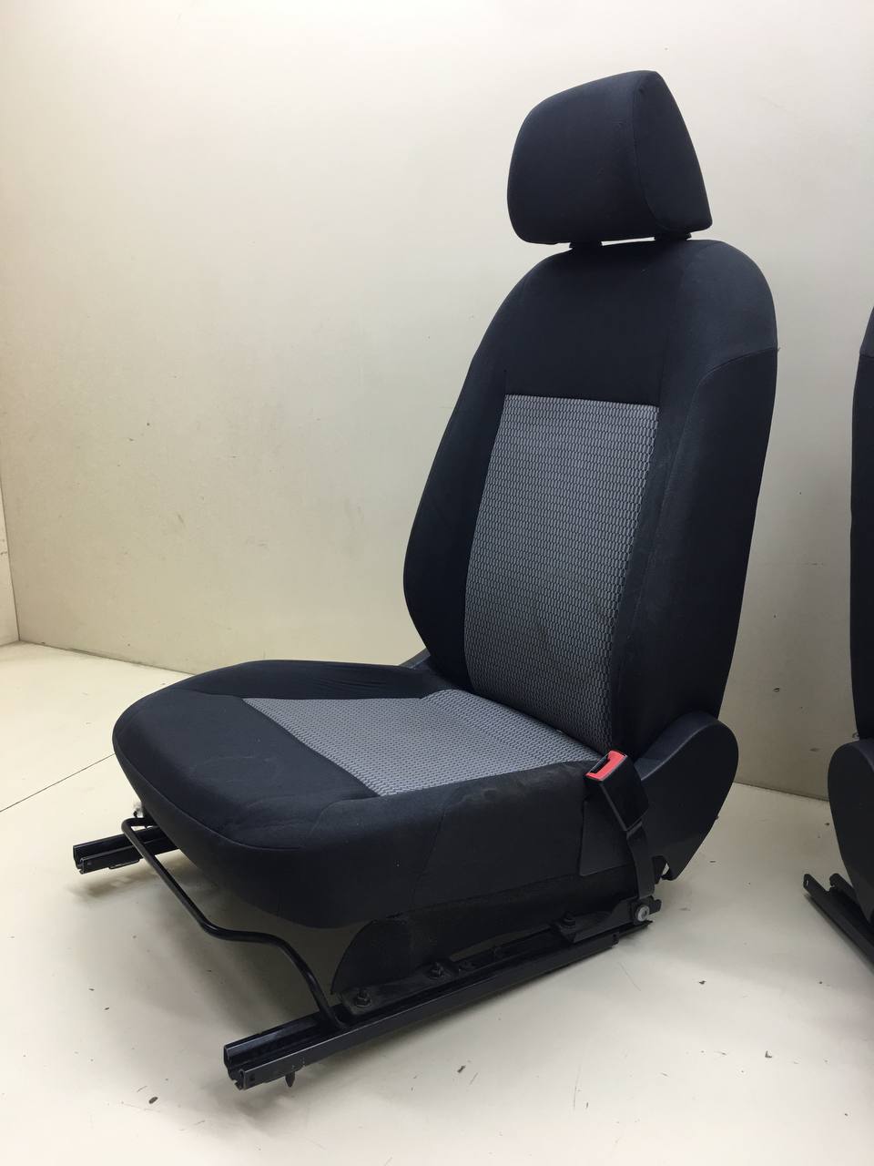 Сиденье (комплект) Volkswagen Polo (MK5) 2011-2020 Сиденье (комплект) Volkswagen Polo (MK5) 2011-2020