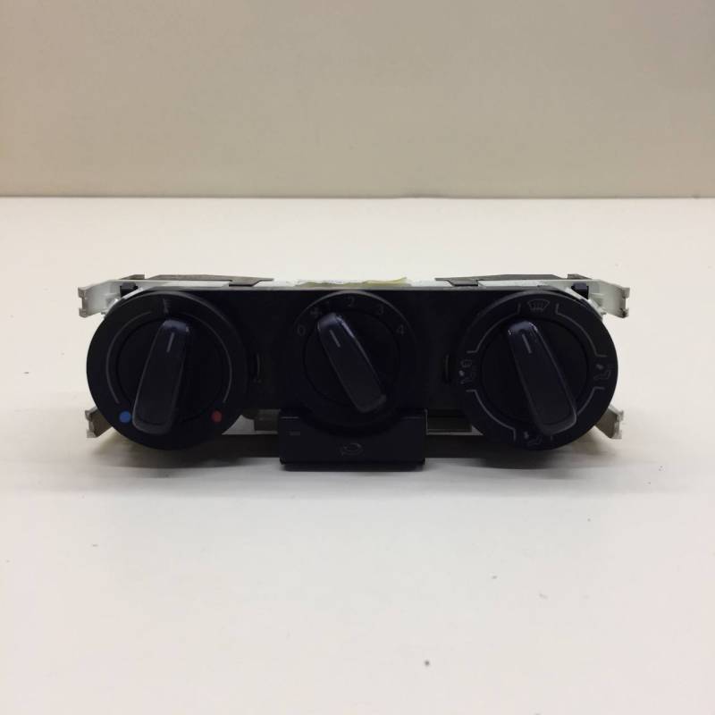 Блок управления отопителем Volkswagen Polo (MK5) 2011-2020