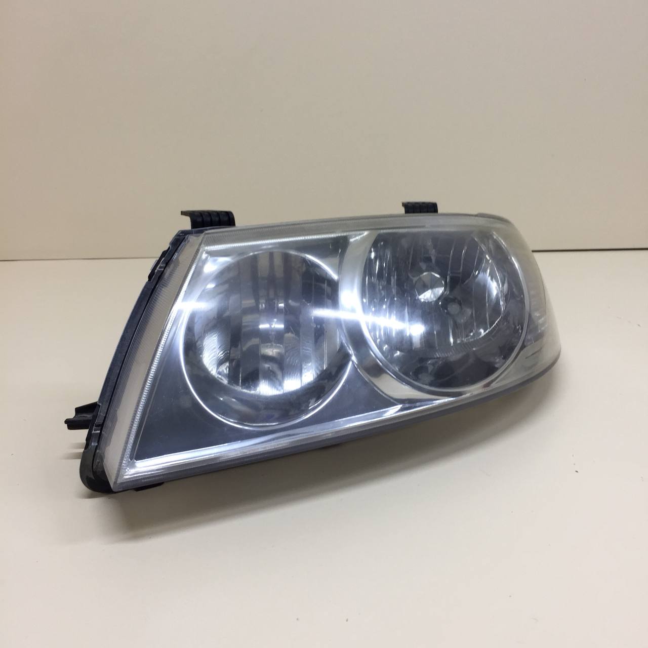 Фара левая Nissan Almera Classic (B10) 2006-2013 Фара левая Nissan Almera Classic (B10) 2006-2013