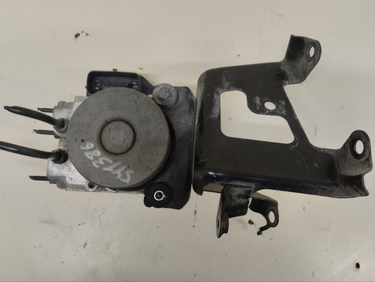 Блок ABS (насос) Lexus RX 350 /450h (XL10) 2009-2015 Блок ABS (насос) Lexus RX 350 /450h (XL10) 2009-2015