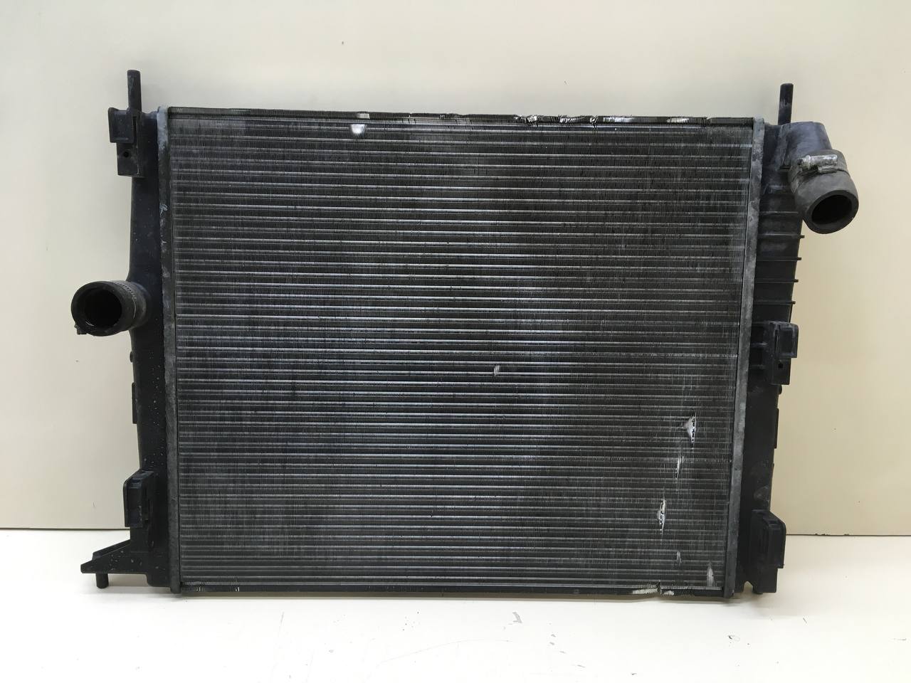 Радиатор охлаждения двигателя Lada Largus 2012>