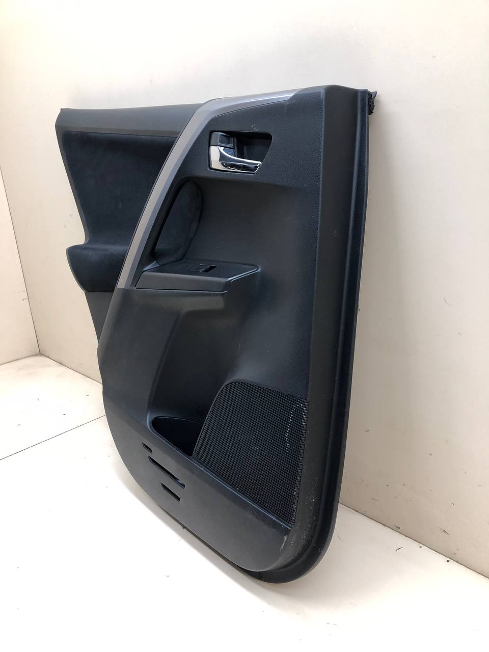 Обшивка двери задней левой Toyota Rav 4 (XA40) 2013-2019