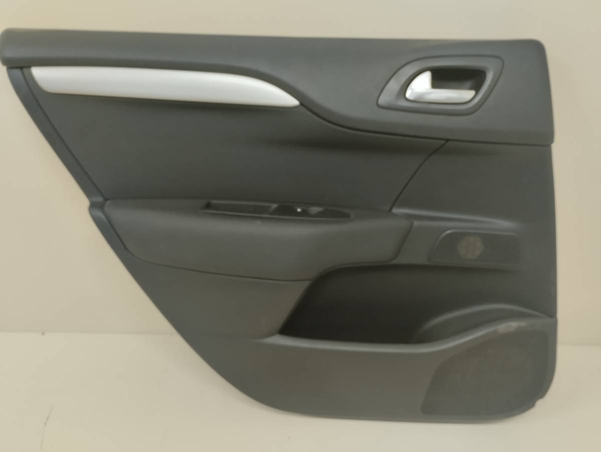 Обшивка двери задней левой Citroen C4 2011>
