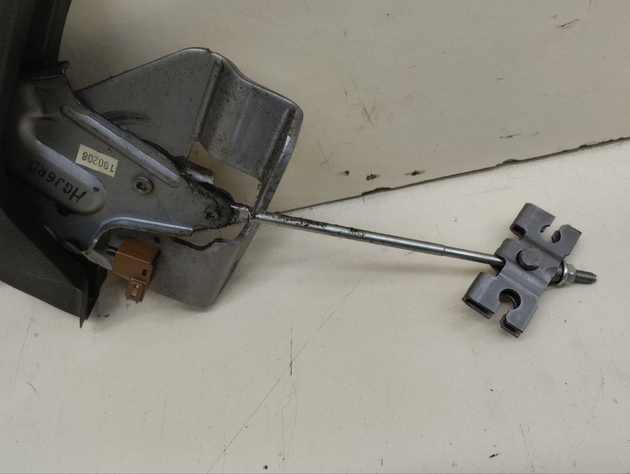 Рычаг стояночного тормоза Mazda Mazda 6 (GG) 2002-2007