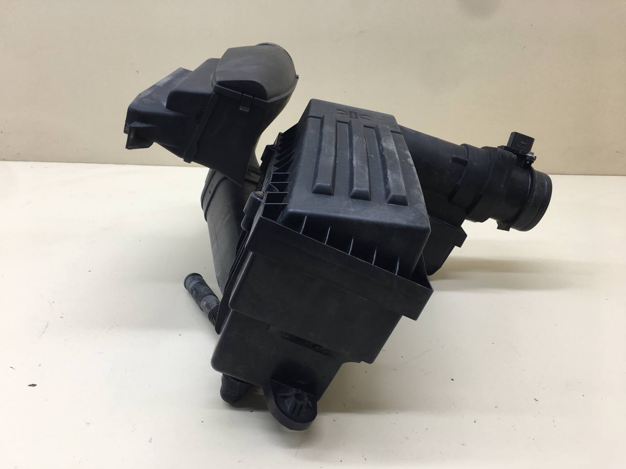 Корпус воздушного фильтра Volkswagen Tiguan (5N1) 2007-2011