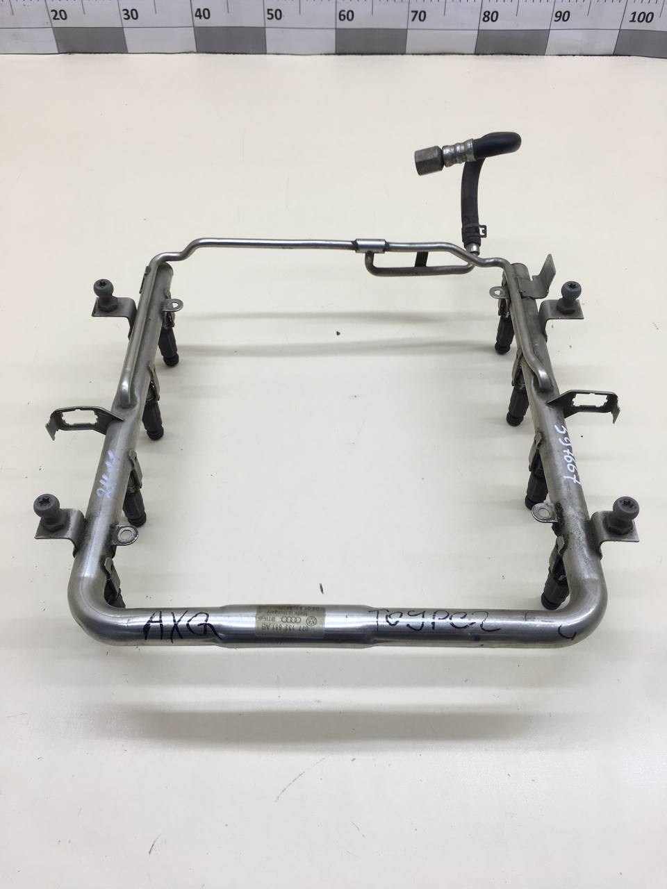 Рейка топливная (рампа) Volkswagen Touareg (7L) 2002-2010