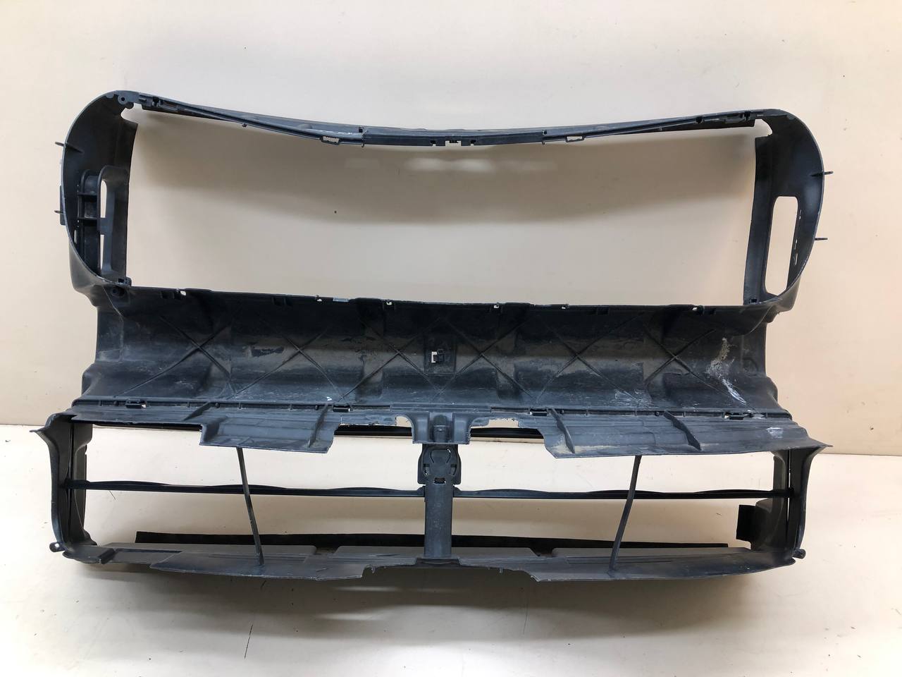 Воздухозаборник (внутри) BMW 7-Series F01,F02  2008-2015