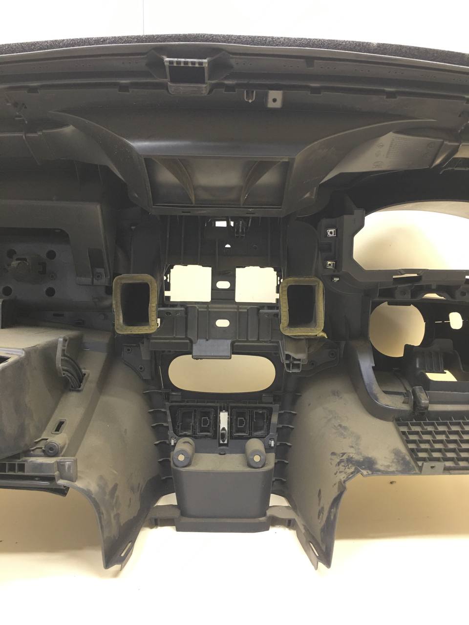 Торпедо Renault Logan (2) 2014> Торпедо Renault Logan (2) 2014>