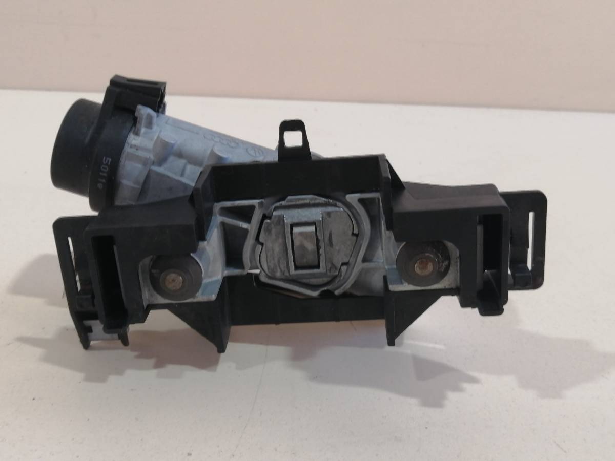 Замок зажигания Skoda Octavia (A5 1Z-) 2004-2013 Замок зажигания Skoda Octavia (A5 1Z-) 2004-2013