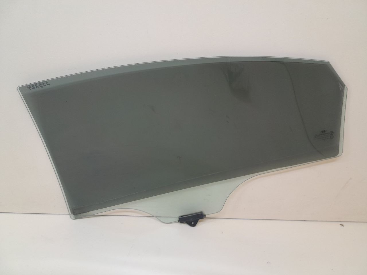 Стекло двери задней правой Hyundai Sonata 6 (YF) 2010-2014