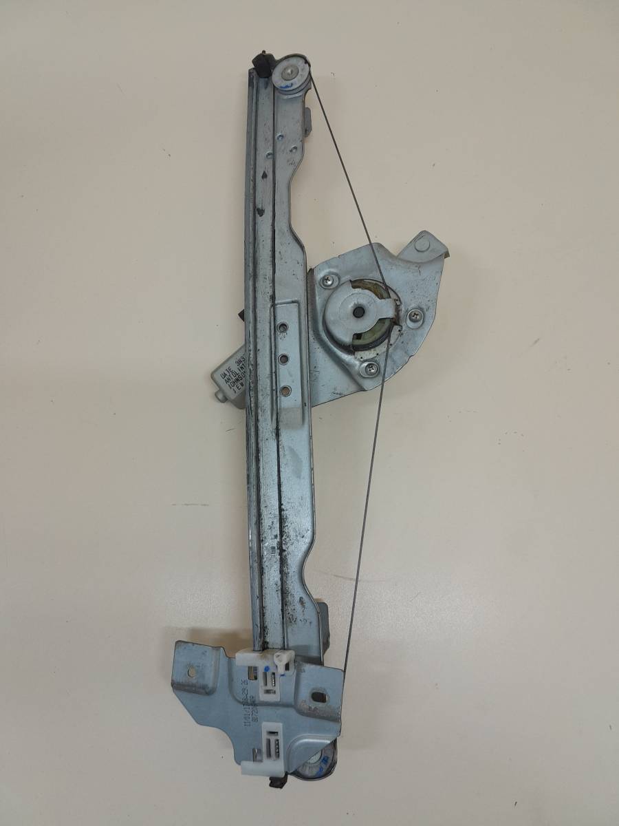 Стеклоподъемник электр. передний левый Renault Sandero 2009-2014