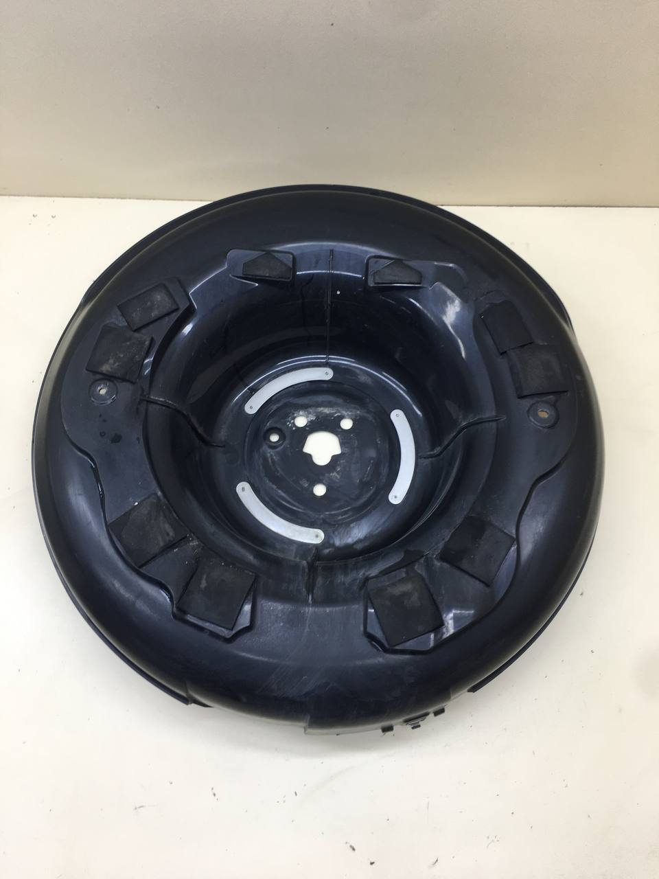 Кронштейн запасного колеса Toyota Rav 4 (A30) 2006-2013 Кронштейн запасного колеса Toyota Rav 4 (A30) 2006-2013